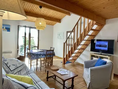 Coin salon dans l'établissement Maison cosy avec mezzanine, proche plage et commerces, terrasse tranquille - Noirmoutier-en-l'Île - FR-1-224B-606