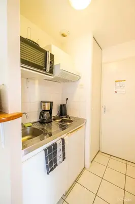 Cuisine ou kitchenette dans l'établissement Hôtel Olydea Les Epesses - à 2,5km du PuyDuFou