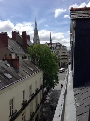 Vue générale sur Nantes ou vue de la ville depuis l'appartement