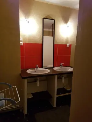 Salle de bains dans l'établissement Maison de résidence d'artistes Vallons de l'Erdre 4 Pièces 9 pers