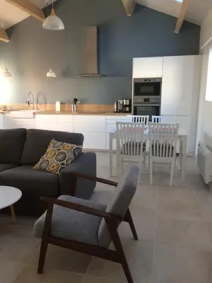 Cuisine ou kitchenette dans l'établissement La grange