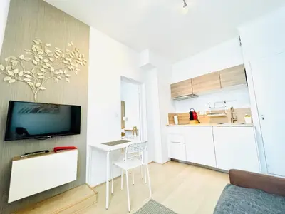 Cuisine ou kitchenette dans l'établissement F2 Golden Lounge, Hyper Centre, Parking