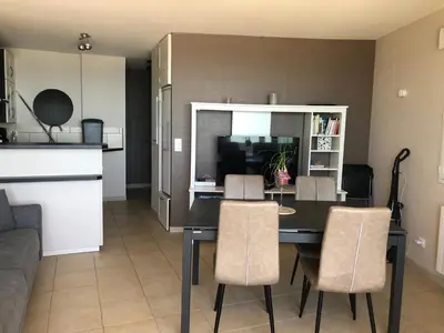 Cuisine ou kitchenette dans l'établissement Cap Eden 4 personnes