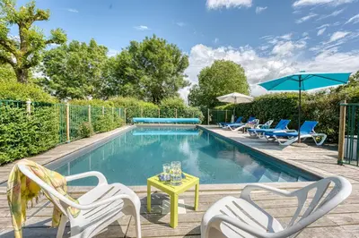 Piscine de l'établissement Chambres d'hôtes les Hautes Papinières ou située à proximité