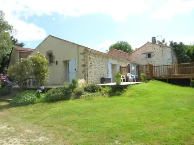 Jardin de l'établissement Gîte de la Remaudière