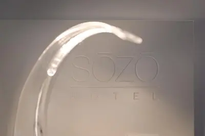 Certificat, récompense, panneau ou autre document affiché dans l'établissement SOZO Hotel