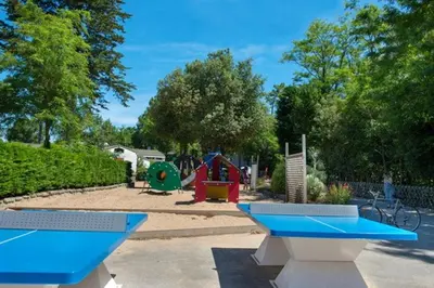 Piscine de l'établissement Bungalow paisible à Saint-Jean-de-Monts avec piscine partagée ou située à proximité