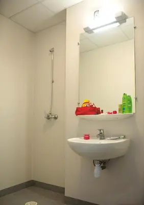 Salle de bains dans l'établissement JF Accueil & Formation