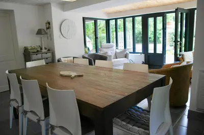 Coin salon dans l'établissement 700m de la plage des Dames - Maison pour 9