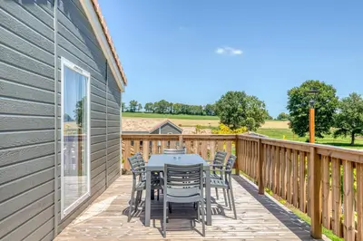 Balcon ou terrasse dans l'établissement Domaine Mélusine - à 2km du Puy duFou France !
