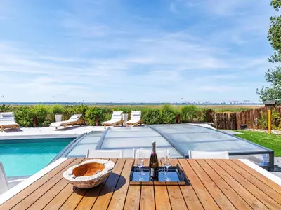 Piscine de l'établissement Holiday Home Indigo-Vue Mer et Piscine chauffée by Interhome ou située à proximité