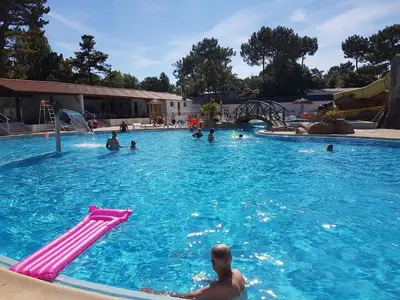 Piscine de l'établissement Bontempo Village La Yole ou située à proximité