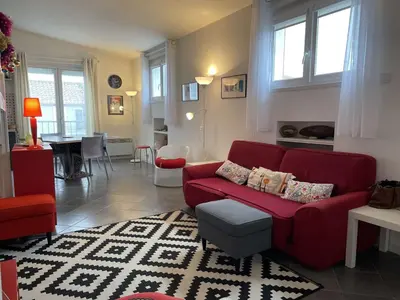 Coin salon dans l'établissement Appartement lumineux 3 pièces près plage des Dames - FR-1-224B-179