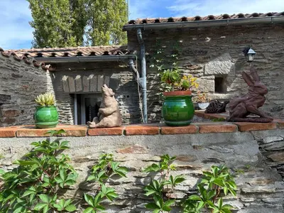 Jardin de l'établissement LE CLOS DE LA HOURSERIE