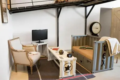 Télévision ou salle de divertissement dans l'établissement Unique à Nantes ! Surprenantes- Jules Verne