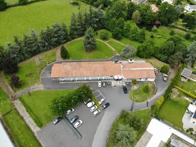 Vue panoramique sur l'établissement Domaine du Bocage