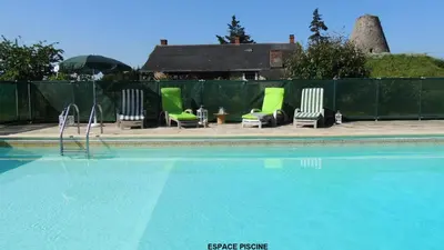 Piscine de l'établissement Gîte Layon 6 places Moulin de la Placette ou située à proximité