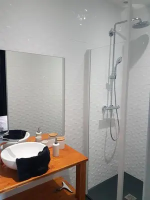 Salle de bains dans l'établissement Clos sainte catherine