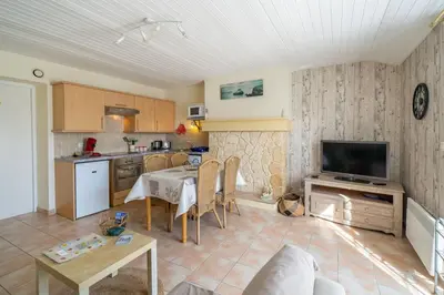 Cuisine ou kitchenette dans l'établissement Gîtes Le Bois Berranger