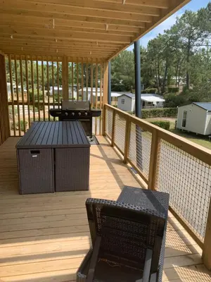 Balcon ou terrasse dans l'établissement Le Domaine des Pins