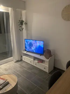 Télévision ou salle de divertissement dans l'établissement Eau Bleue d'Eden