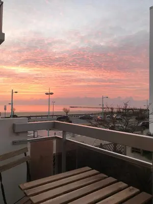 Lever ou coucher de soleil vu de l'appartement ou à proximité