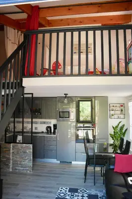 Cuisine ou kitchenette dans l'établissement Maison pour 5, proche plage, piscine commune
