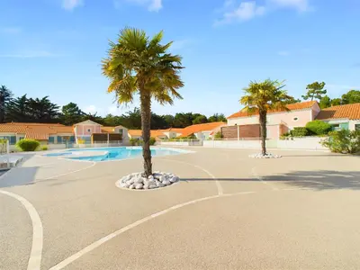Piscine de l'établissement Maison pour 5, proche plage, piscine commune ou située à proximité