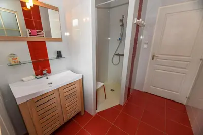 Salle de bains dans l'établissement gîtes de l'Hôpiteau