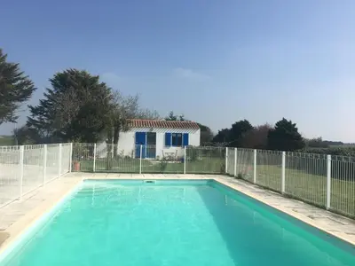 Piscine de l'établissement Studio avec piscine ou située à proximité