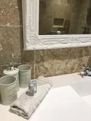 Salle de bains dans l'établissement Le chêne