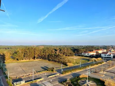 Vue panoramique sur l'établissement Bel appartement 1 chambre pour 5 personnes au bord de la mer à Saint-Jean-de-Monts - FR-1-323-216