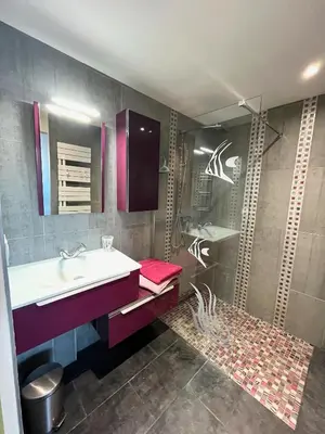 Salle de bains dans l'établissement FRANDIERE