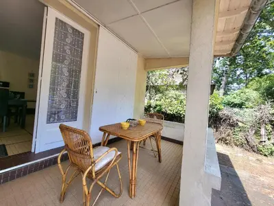 Balcon ou terrasse dans l'établissement Maison Brévinoise proche de la plage - 5 personnes - FR-1-364-81