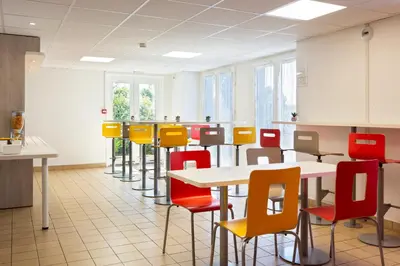 Restaurant ou autre lieu de restauration dans l'établissement Premiere Classe Nantes Ouest - St Herblain