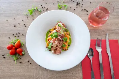 Nourriture dans l'hôtel ou à proximité