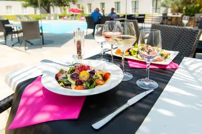 Nourriture dans l'hôtel ou à proximité