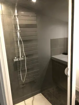Salle de bains dans l'établissement Gîte proche du Puy du Fou