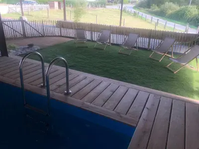 Piscine de l'établissement LE PETIT MONTY Gite Côté Jardin ou située à proximité