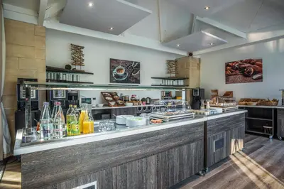 Nourriture dans l'hôtel ou à proximité