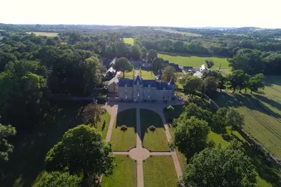 Vue panoramique sur l'établissement Château de Cadouzan