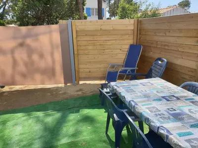Plan de l'établissement Pousse le portail et pose toi sur la plage