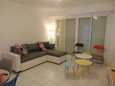 Coin salon dans l'établissement appartement vue sur mer