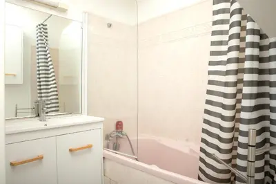 Salle de bains dans l'établissement Orphee Superbe T2 calme et paisible