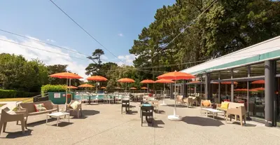 Piscine de l'établissement Hotel Ker Juliette ou située à proximité