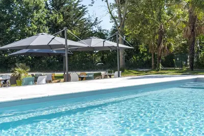 Piscine de l'établissement Brit Hotel Angers Parc Expo - L'Acropole ou située à proximité