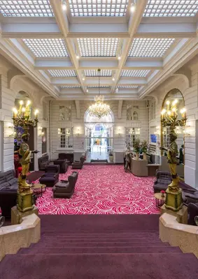 Coin salon dans l'établissement Oceania l'Hôtel de France Nantes