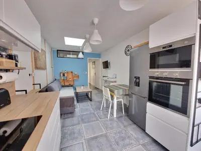 Cuisine ou kitchenette dans l'établissement GAEDREHOME
