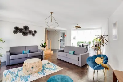 Coin salon dans l'établissement NOCNOC - Villa Paradis, piscine et rooftop au coeur de Nantes