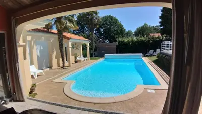 Piscine de l'établissement A La Topaze #Gîte calme #3 pers #Piscine privée #Cholet #Wifi haut débit #Préau #Cholet #Parc japonais #Puy du F ou ou située à proximité